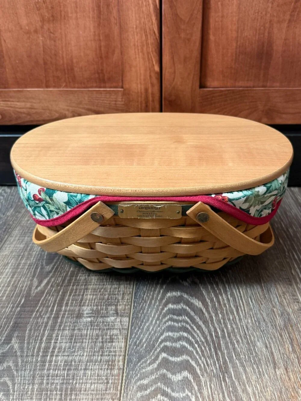 Longaberger-2004 Edition Christmas Collection Get Together Basket with Lid